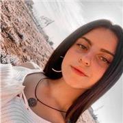 Ex alumna del IES El Bohío, me ofrezco para impartir clases particulares sobre la asignatura de historia y apoyo en matemáticas
